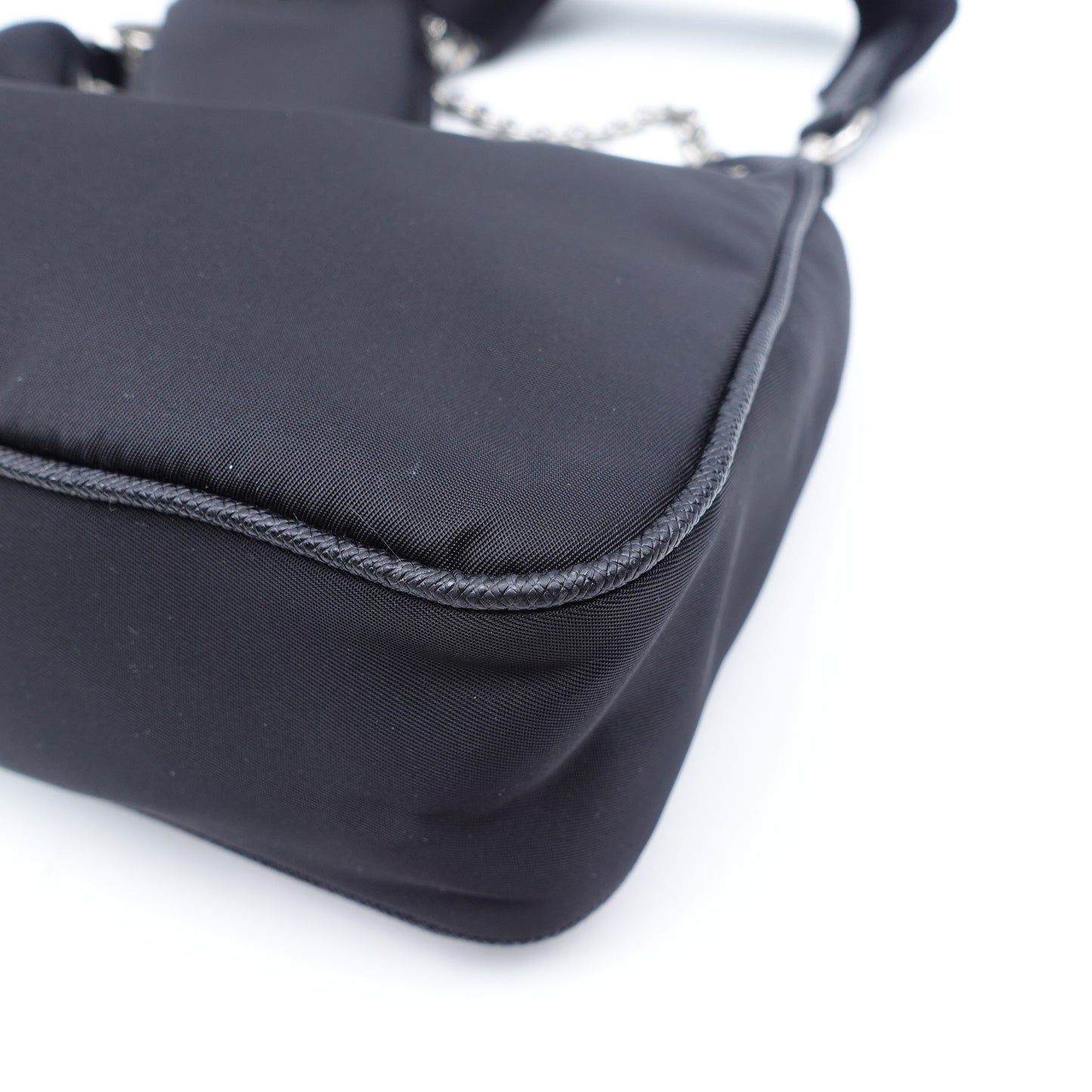 Prada Re-Edition 2000 Black Nylon Shoulder Bag T10391845