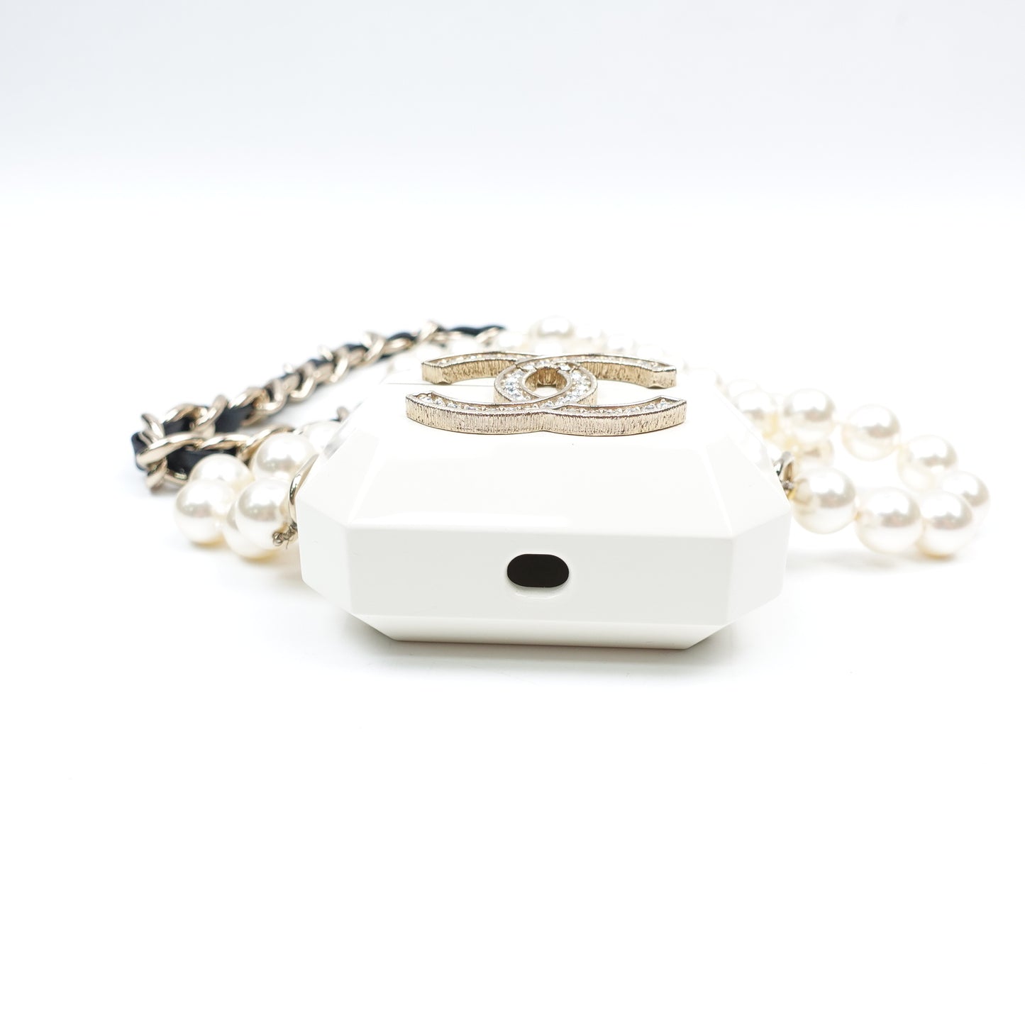 Pre-Owned Chanel White Acrylic Airpods Case T10356667