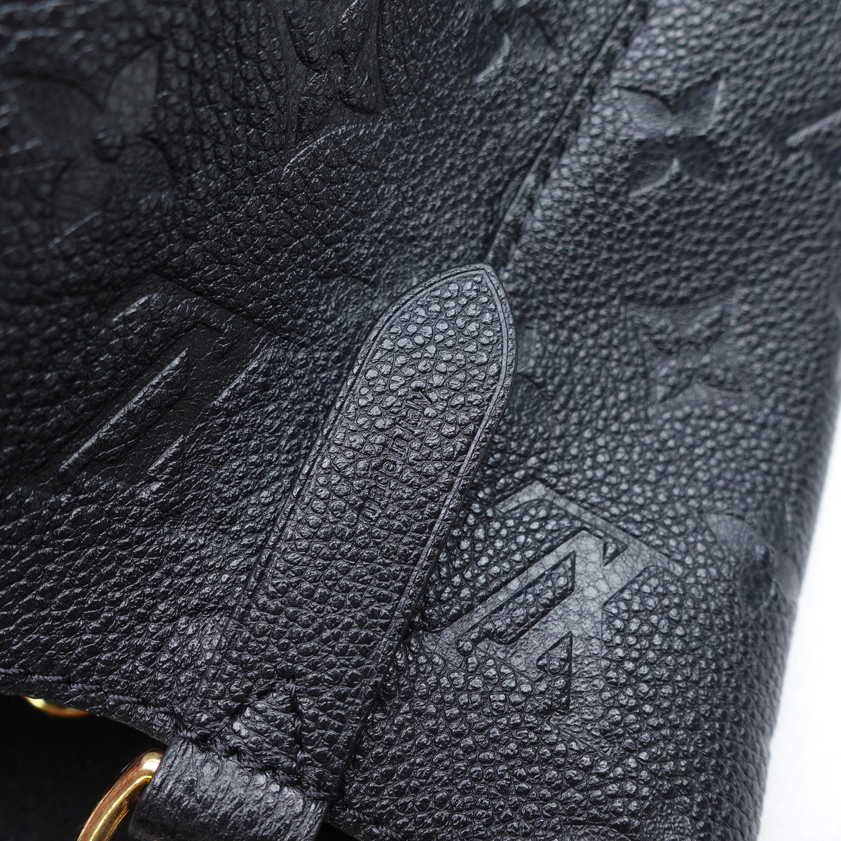 Pre-Owned Louis Vuitton NeoNoe MM Black Calfskin Leather Shoulder Bag T10372710