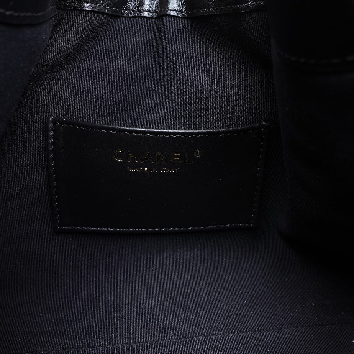 Pre-Owned Chanel 25 Bag Black Calfskin Leather Shoulder Bag T10399245