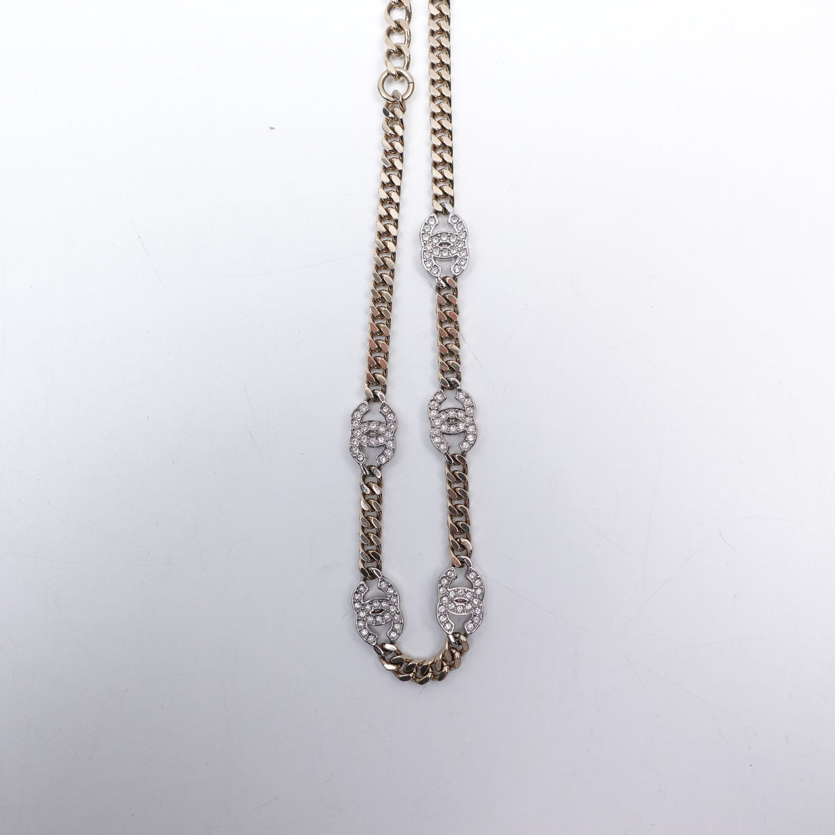 Pre-Owned Chanel Gold Metal Diamond Necklace T10375930