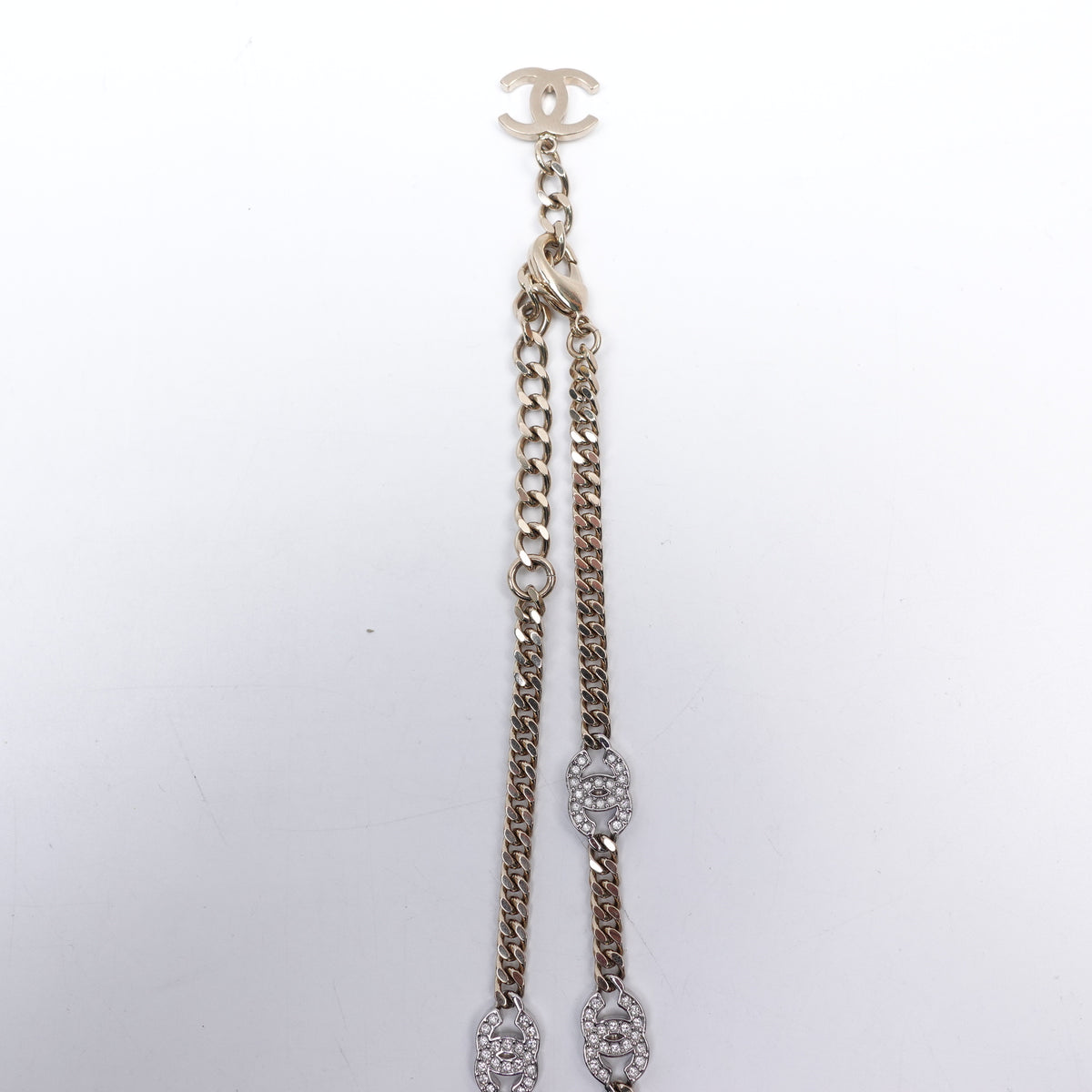 Pre-Owned Chanel Gold Metal Diamond Necklace T10375930
