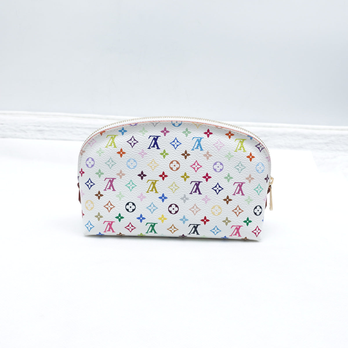 Pre-Owned Louis Vuitton Poche Toilette White Multicolor Canvas Clutch T10367720
