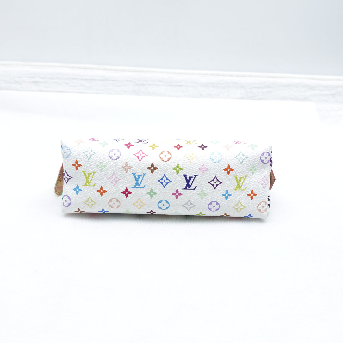 Pre-Owned Louis Vuitton Poche Toilette White Multicolor Canvas Clutch T10367720