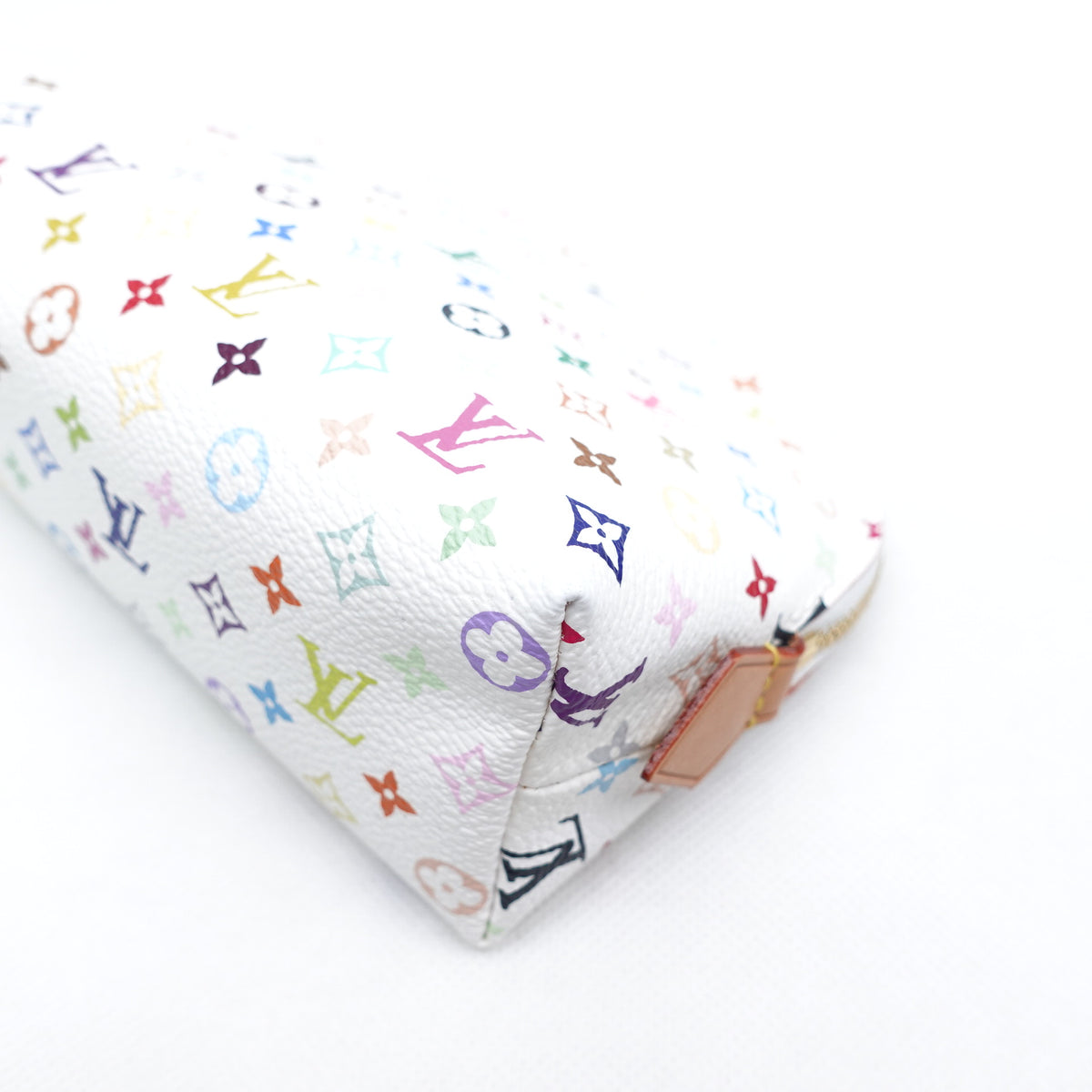 Pre-Owned Louis Vuitton Poche Toilette White Multicolor Canvas Clutch T10367720