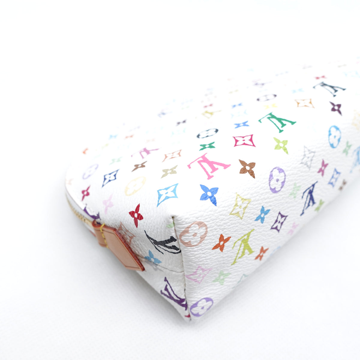 Pre-Owned Louis Vuitton Poche Toilette White Multicolor Canvas Clutch T10367720