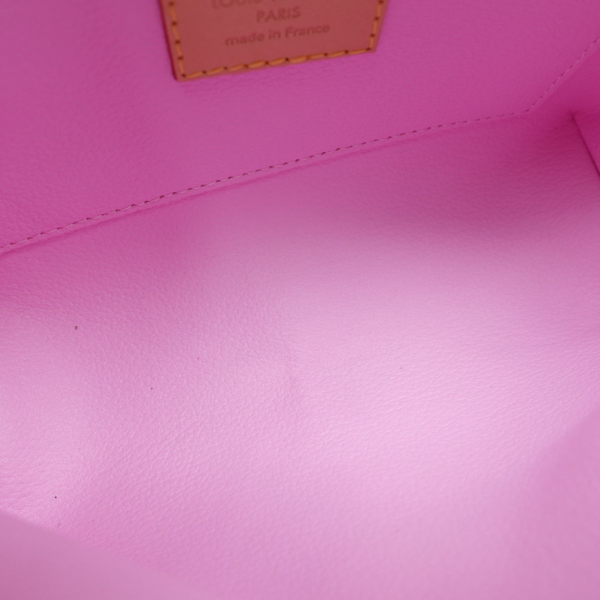 Pre-Owned Louis Vuitton Poche Toilette White Multicolor Canvas Clutch T10367720