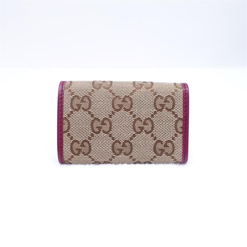 Pre-owned Gucci Red Canvas Key Holder