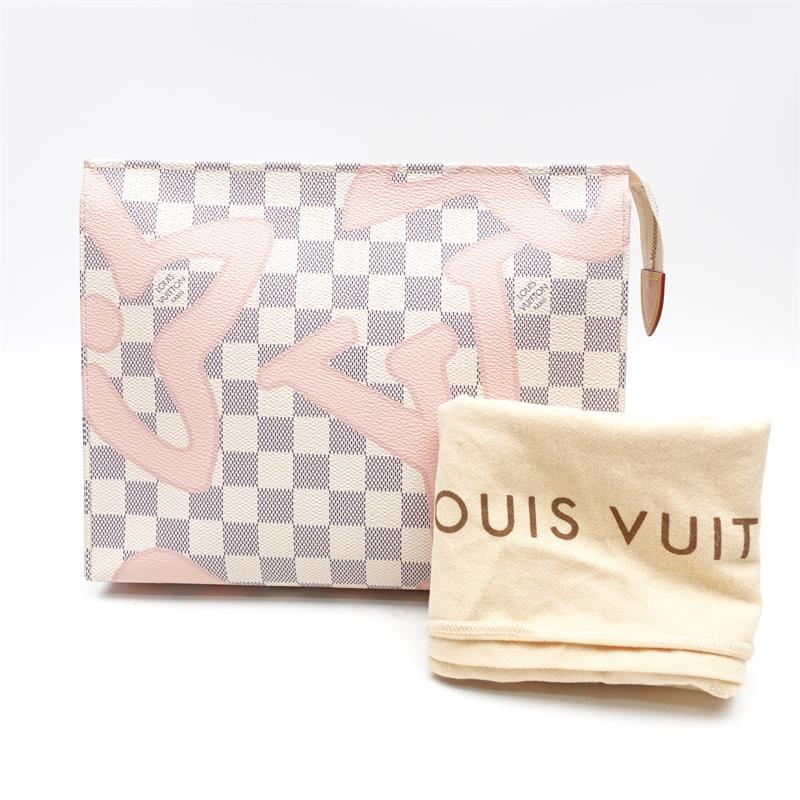 Pre-owned Louis Vuitton White Coated Canvas Clutch-TS