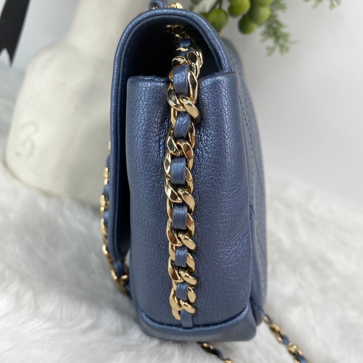 Pre-owned Chanel Blue Diamond Pattern Calfskin Crossbody Bag-HZ